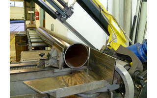 Vacuum-insulated piping