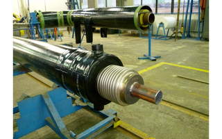 Vacuum-insulated piping