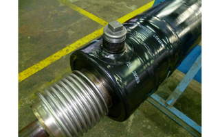 Vacuum-insulated piping