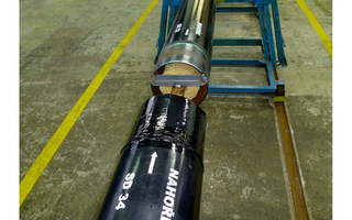 Vacuum-insulated piping
