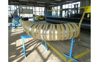 Vacuum-insulated piping